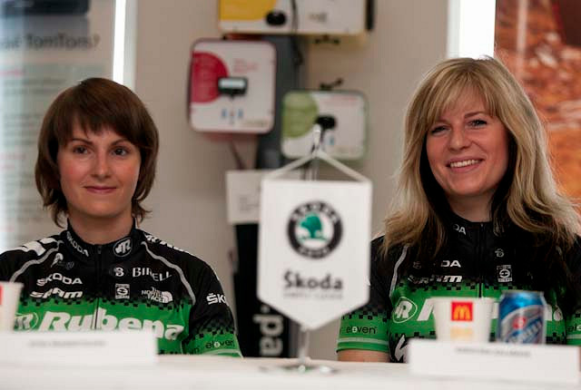 Jitka Škarnitzlová a Karolína Kalašová