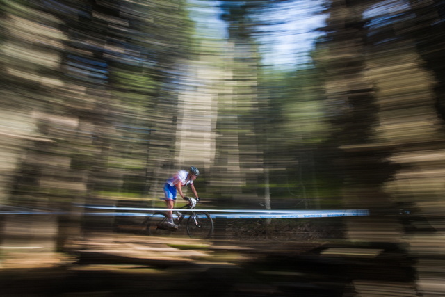 Jan Nesvadba na trati 4. závodu Světového poháru bikerů v Andoře