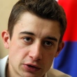 �im�nek chce prolomit sm�lu a vyhr�t