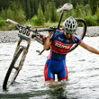 Sn�h, singletracky a medv�di. Devaten�ctilet� �e�ka okusila TransRockies