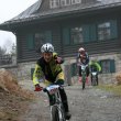 Bike�i se prohnali kolem hv�zd�rny na Kleti
