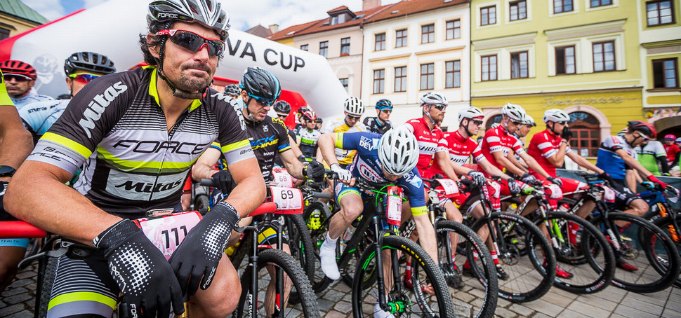 Nova Cup odstartoval v Hradci, na ouverturu dorazilo na 900 biker
