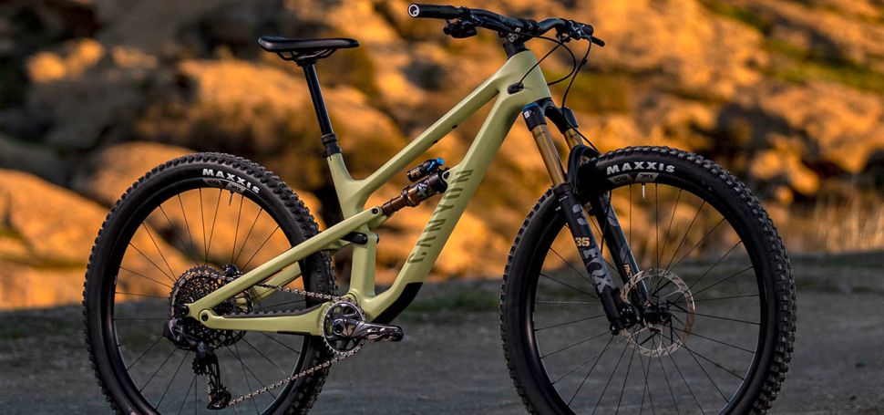 Canyon Spectral 125 - skuten "downcountry"