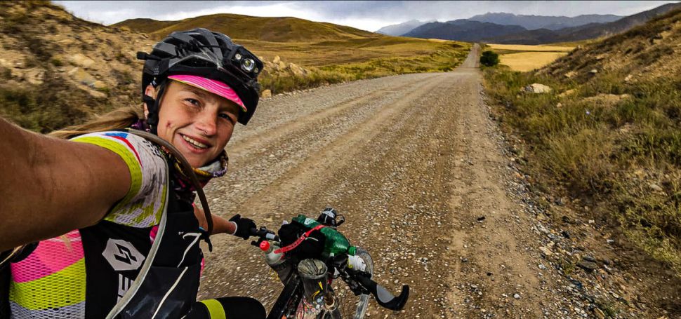 Ultramaratonkyn Markta Marvanov vyhrla 1 880 km dlouh zvod Silk Road Mountain Race v Kyrgyzstnu...