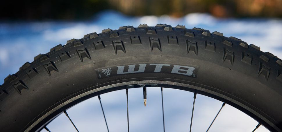 Zcela nov pneumatika Bailiff od WTB je navrena pro zimn trailov jedn...