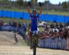 Mistrovstv� sv�ta MTB XCO �eny 2009 - Canberra /AUS/ - Irina Kalentieva v�t�z�, Lene Byberg pr�v� v pozad� sj�d� do c�lov� rovinky