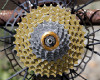 Shimano & KCNC pod drobnohledem