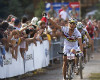 Nino Schurter se raduje z celkov�ho v�t�zstv�
