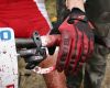 MS MTB Fort William 8.9. 2007 - Maja Wloszczowska dojela jak �ezn�k, n�sledek strkanice se Spitz, odnesl to rozsekan� koket, rukavice a grip byly p�vodn� b�l�
