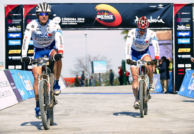 Andalucía Bike race 2011 - Kristián Hynek a Pavel Boudný