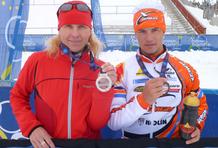Marek Rauchfuss a rka Grabmllerov s medailemi z ME v zimnm triatlonu 2011