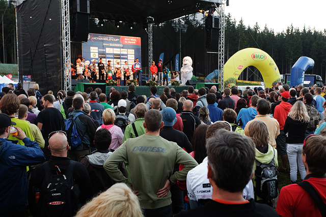 Světový pohár v Novém Městě na Moravě - slavnostní předávání startovních čísel