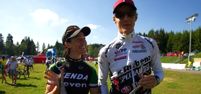 Jaroslav Kulhavý a Mary McConneloug si v závěrečné etapě nenechali již svůj náskok vzít a stali se tak vítězi letošního ročníku Merida Bike Vysočina.