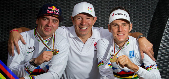 Ředitel společnosti Specialiezd Eastern Europe stojí v pozadí zlatých triumfů obou českých závodníků. Tvrdí, že podpora sportu je důležitá a úspěch se odrazí v prodeji kol...