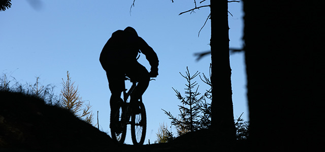 Oba dva dny uplynulého víkendu se závoduchtiví bikeři mohli poprat s časomírou a spoustou soupeřů na trailech ve Smrku...