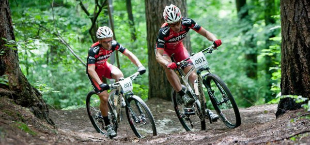 Prolog a dvě etapy má za sebou letošní etapový závod Sudety MTB Challenge 2012 na polsko-českém pomezí. V čele jednotlivců je Dán Knudsen, týmy vyde BMC Savo