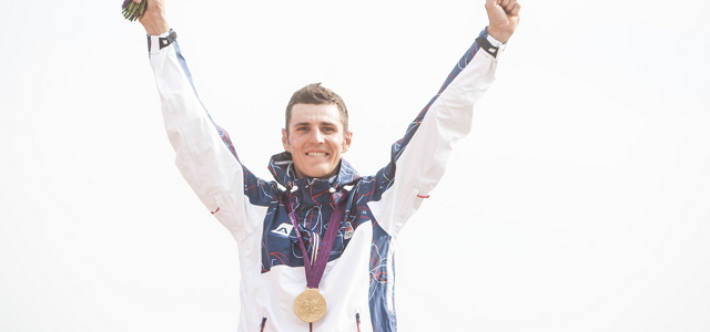 K titulu mistra světa, Evropy a vítěze Světového poháru dnes Jaroslav Kulhavý přidal i zlato z Olympijských her, které vybojoval v závodě století... 