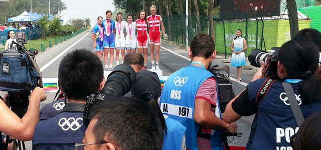 Po silničním závodě skončily na OH mládeže v Číně celkově druhé české cyklistky Barbora Průdková a Nikola Nosková...  