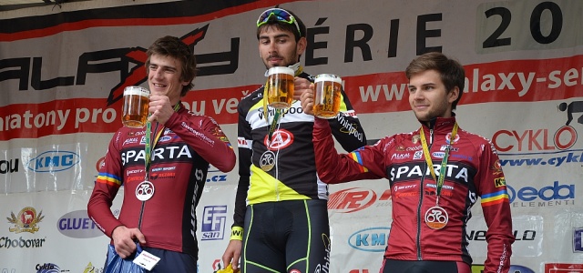 Sedmá a poslední zastávka celoročního seriálu závodů horských kol se konala na trati Tour de Brdy závodem společným pro silničáře a bikery.