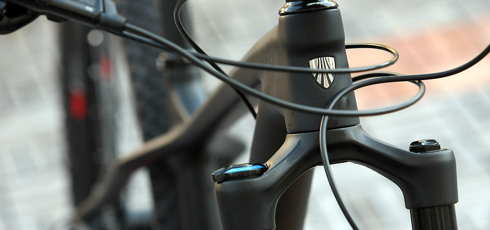 Pokud vás zajímají hodně atypické biky, tak se podívejte, jak vypadá jeden z nich. Plusková karbonová devětadvacítka od amerického Treku je jednou z premiér na rok 2017...