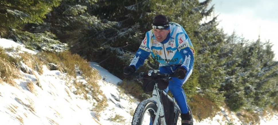 Další výzvu si našel sběratel extrémních zážitků Jan Kopka. Vydal se do Kyrgyzstánu na nonstop závod bez zabezpečení; 1700 km hedvábnou stezkou Silk Road Mountain Race.