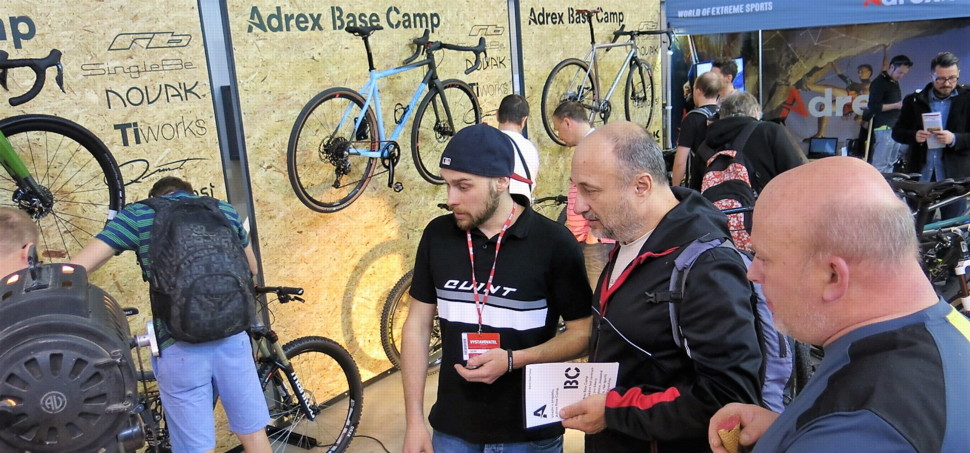 Adrex Base Camp uke nov trninkov zzem na For Bikes