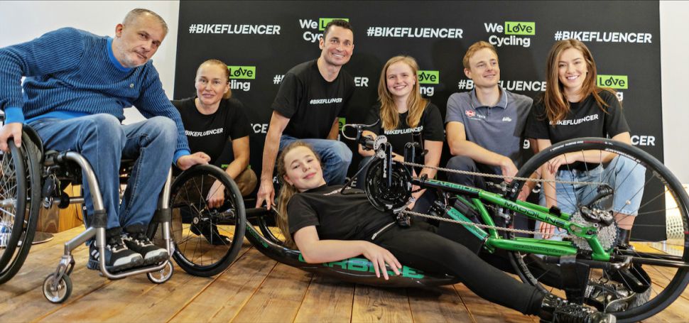 Dobře našláplá kampaň Škodovky na podporu cyklistiky pomáhá mladé dívčině dostat se na paralympiádu...