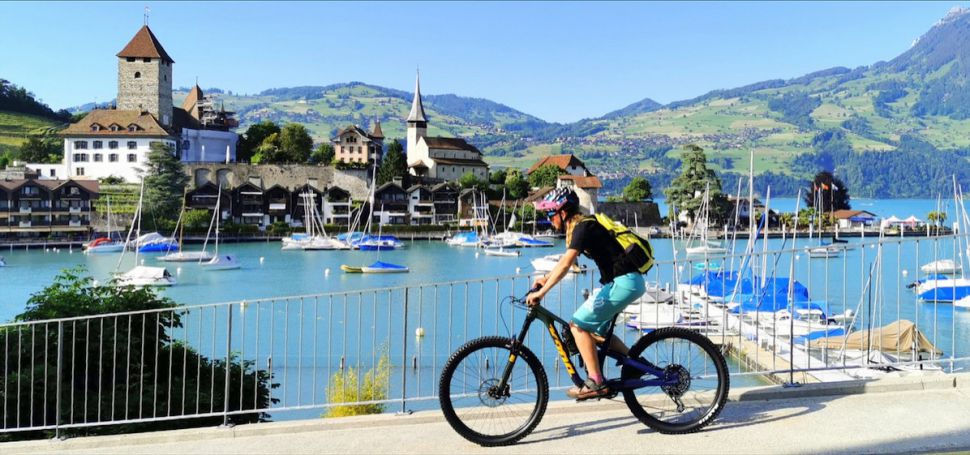 Biketour 2021: Niesen – kolem švýcarské pyramidy a tyrkysových jezer