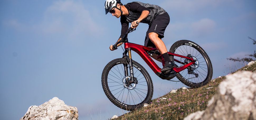 BH Bikes uvádí inovativní AtomX Carbon