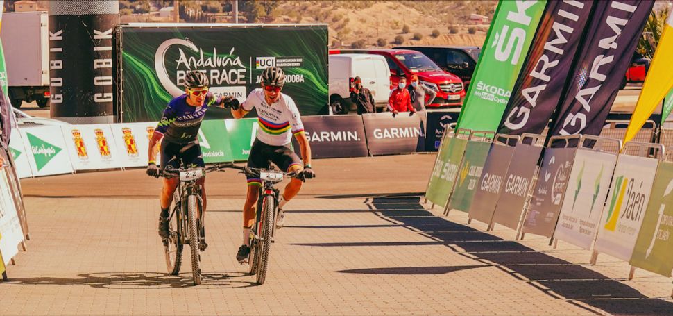 Martin Stošek společně se světovým šampionem Andreasem Seewaldem zvítězili v první etapě Andalucia Bike Race 2022...