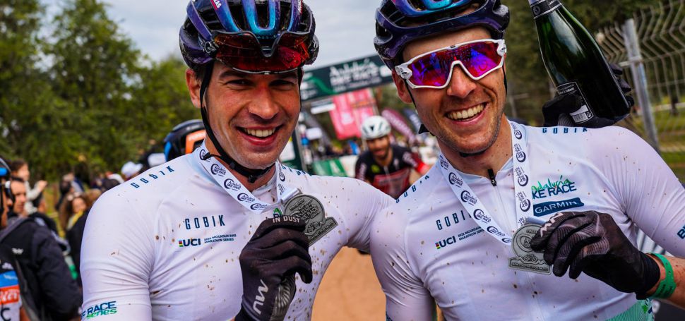 Andreas Seewald s Martinem Stoškem vítězi Andalucía Bike Race 2022!