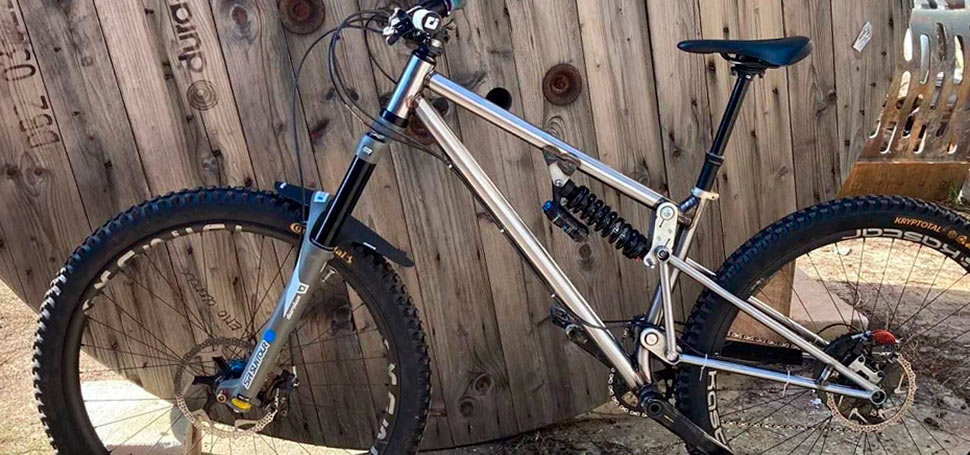 Přemek Tejchman osedlá "homemade" bike 6T9 Frames	
