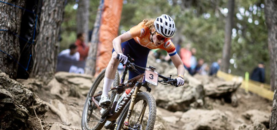 Novopeen svtov ampionka v cross - country vynech posledn dva podniky SP XCO a XCC...