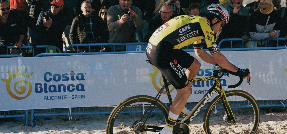 Posledn souboj van Aert x van der Poel ji ztra!