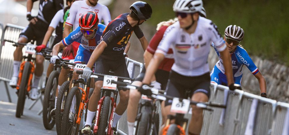 Fotogalerie: Mistrovstv svta XCO tafety - Crans Montana 2025