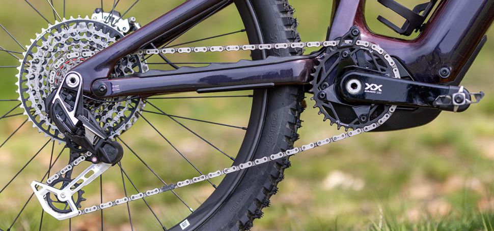 SRAM zrychluje azen Eagle AXS Transmission updatem FW