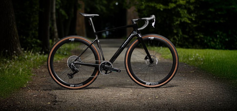 Superior XR 9.8 GR: Nov se sadou SRAM Force XPLR 1x13 AXS