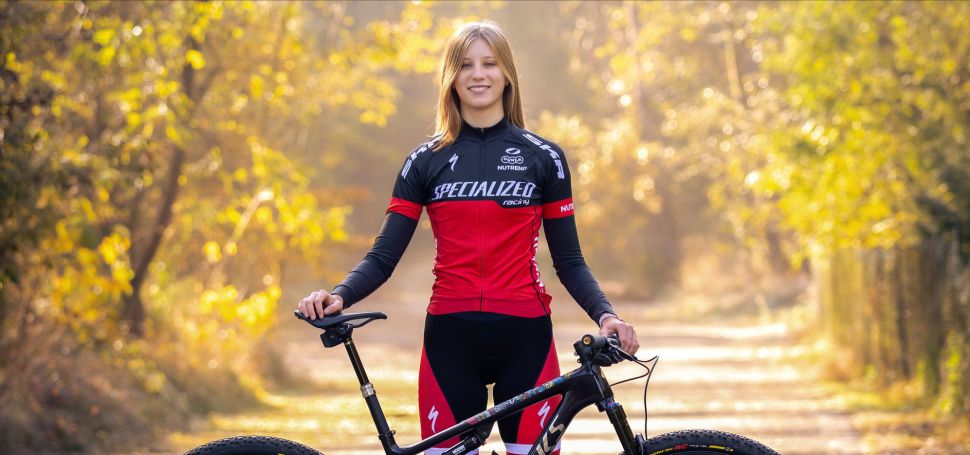 Amlie Gottwaldov posiluje tm Nutrend Specialized SKR Racing