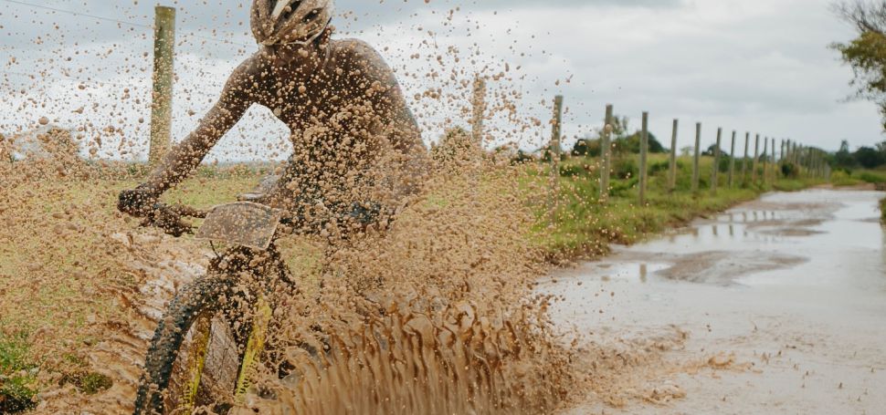 Brasil Ride 2025: za tyi dny jen dv etapy, poas brzd 15. ronk