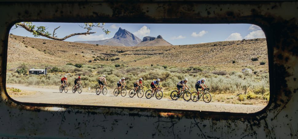 Premirov ronk Gravel Burn m za sebou 4. etapy a noc plnou svtel v Tomem Pidcockem v roli lika. Ldry etapku jsou domc...