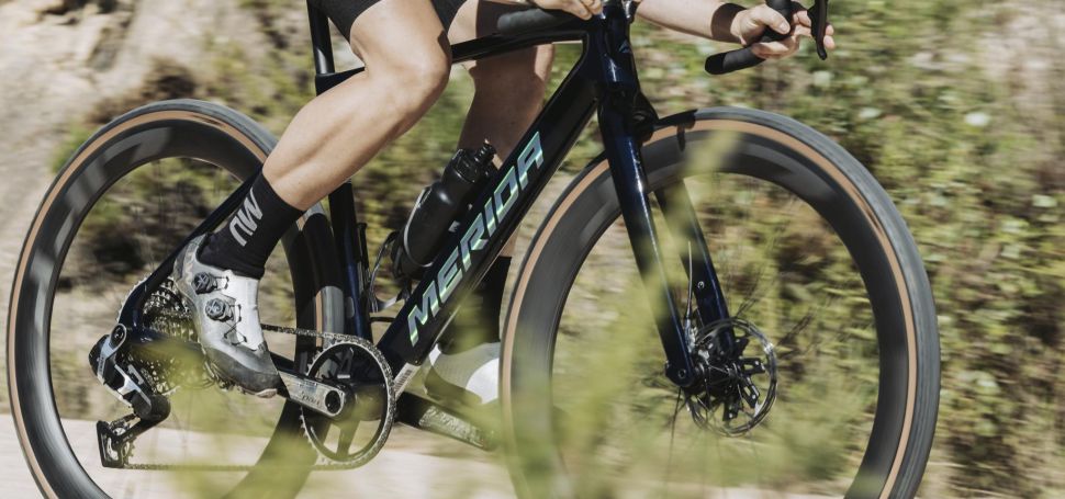 Nov gravel Merida Misson - lehk, aerodynamick, rychl