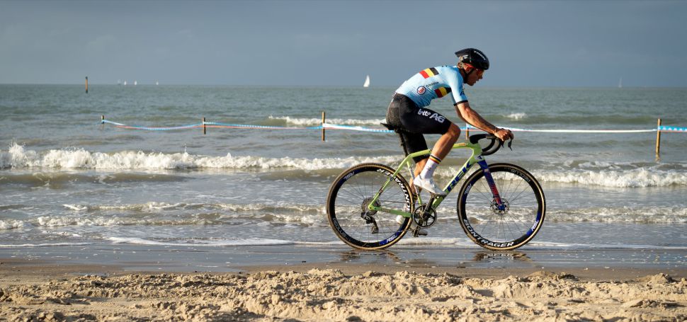 Fotogalerie: Mistrovství Evropy v cyklokrosu - Middelkerke 2025 - neděle