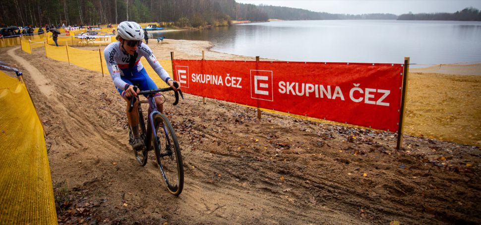 Sv tvrt vtzstv v domcm cyklokrosovm serilu HSF System Cup dnes na novm psitm okruhu ve Vesel n.L. pedvedli Jeek a Zemanov...