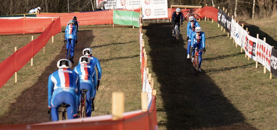 Tbor zamrz, svtov pohr ov