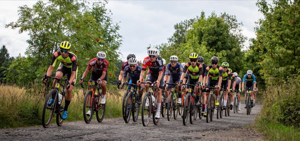 Kalend UCI Gravel World Series 2026 je venku. Poprv v historii obsahuje i esk zvod