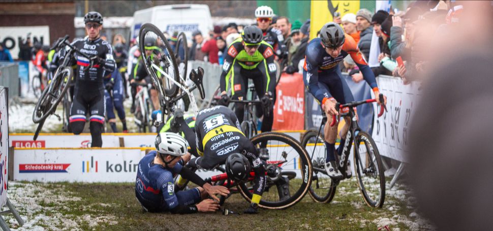 Pedposledn kolo domc cyklokrosov srieHSF System Cup se jel v Koln, netradin na snhu...