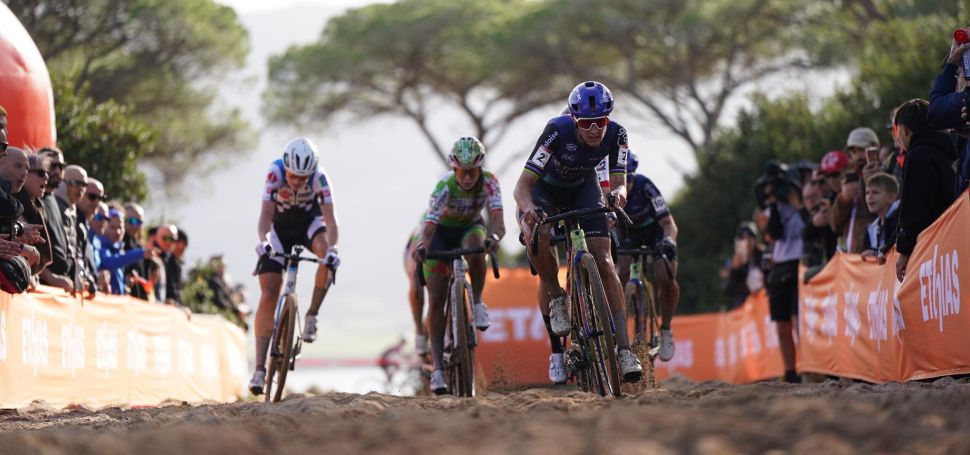 SP cyklokrosa na Sardinii: bez zvodnk a divk