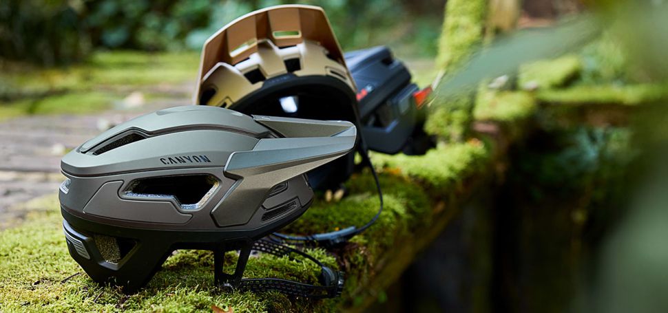 Canyon Deflectr � trailov� helma s revolu�n� ochranou hlavy