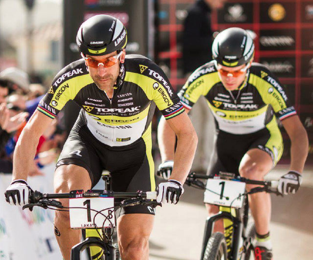 Alban Lakata a Kristin Hynek se na Andaluca Bike Race rozjd na Cape Epic 2016