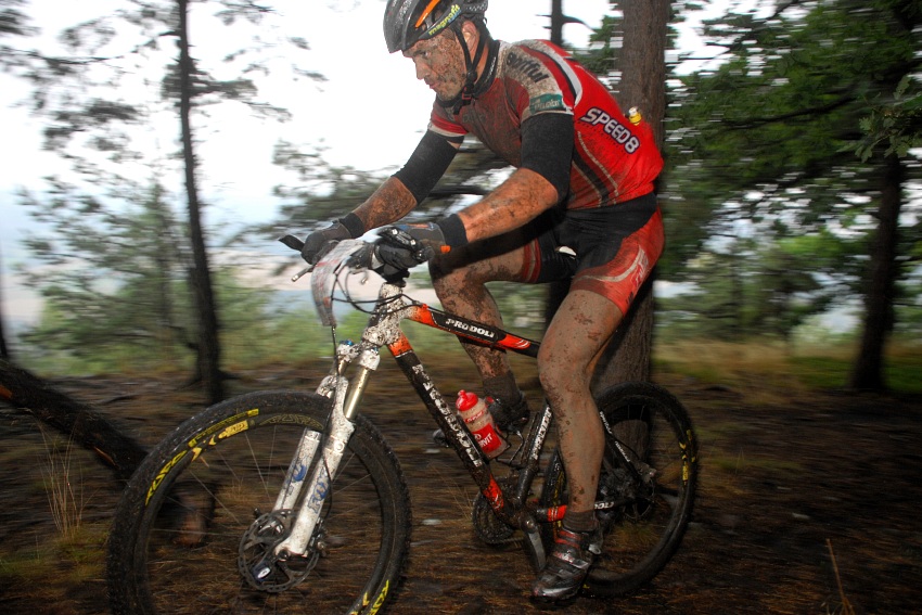 P XCM #5 2008 - Giant eXtreme Bike Brdy: Ivan Rybak po prvnm defektu pt